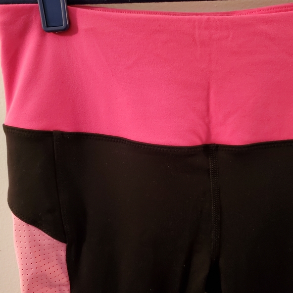 Victoria's Secret VSX Sport | Black/Pink Knockout Legging - Picture 2 of 8